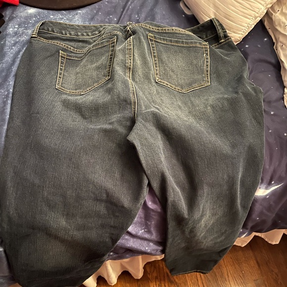 EUC Torrid PREMIUM STRETCH HIGH RISE CURVY SKINNY JEAN in size 20R - Picture 6 of 9